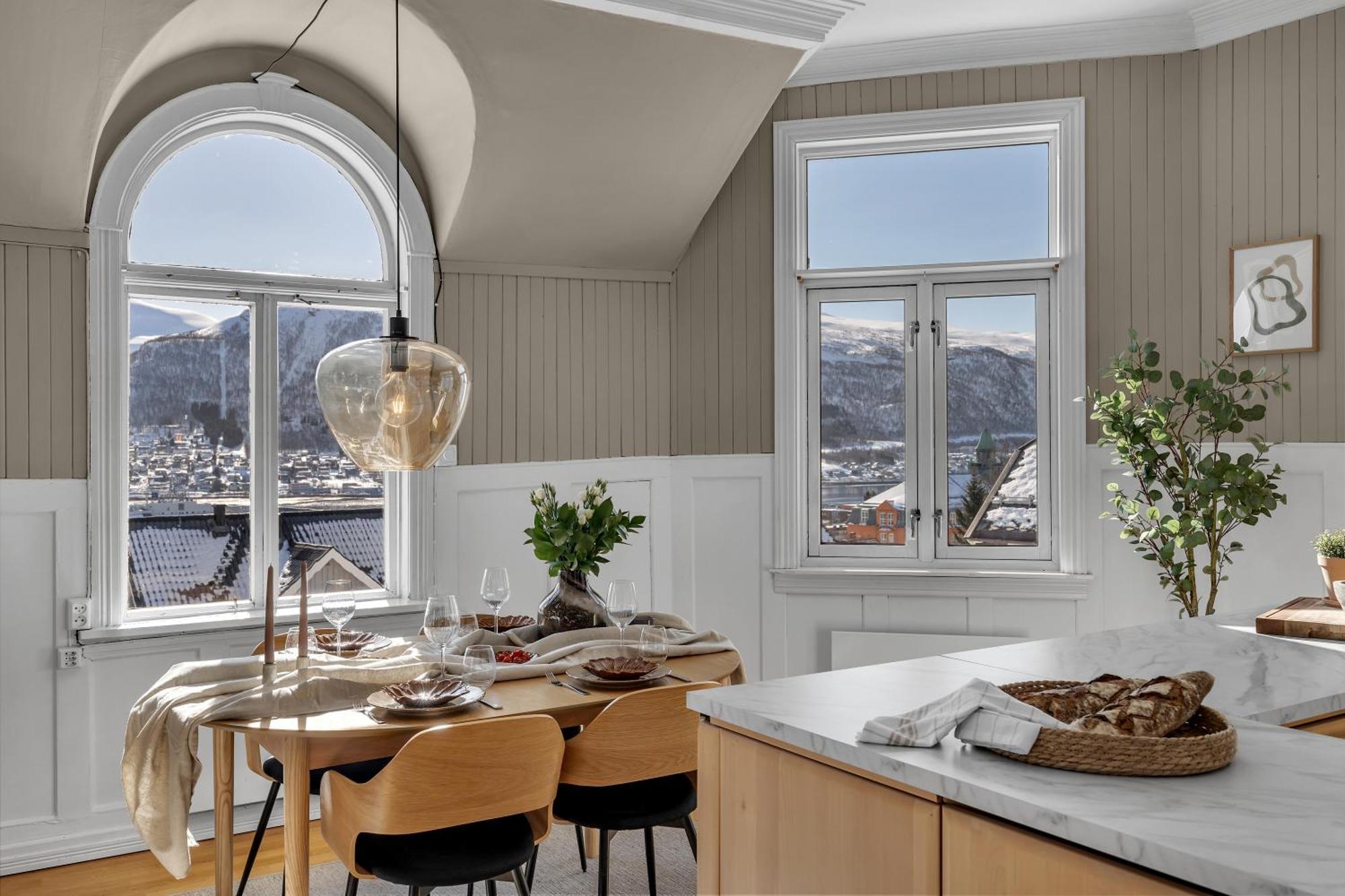 Lovely City Center Apartment With Amazing Views And Free Parking! Tromsø Exteriör bild